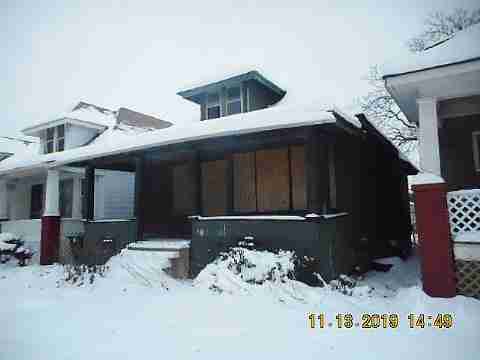 4393 Larchmont (3)_m.jpg